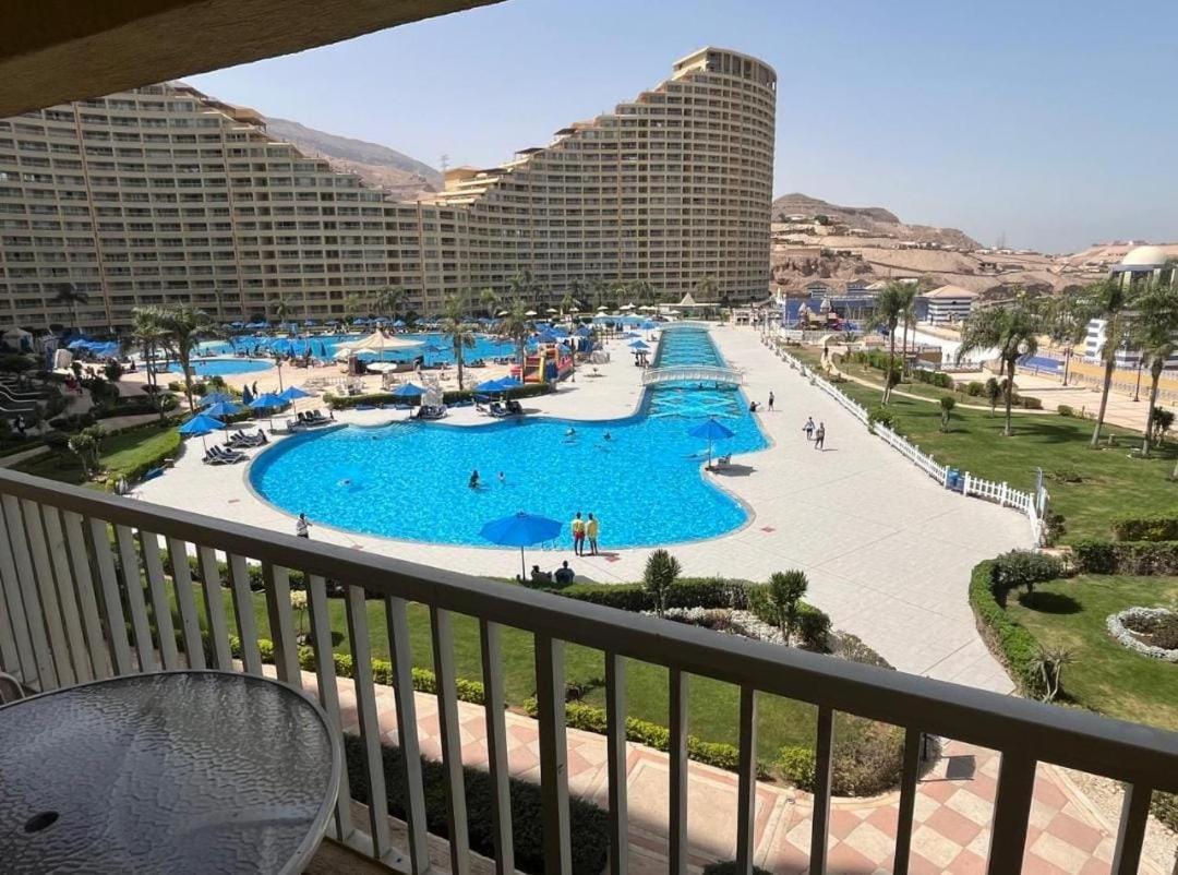 Porto Elsokhna Pyramids Chaleh Hotel Айн Сохна Екстериор снимка